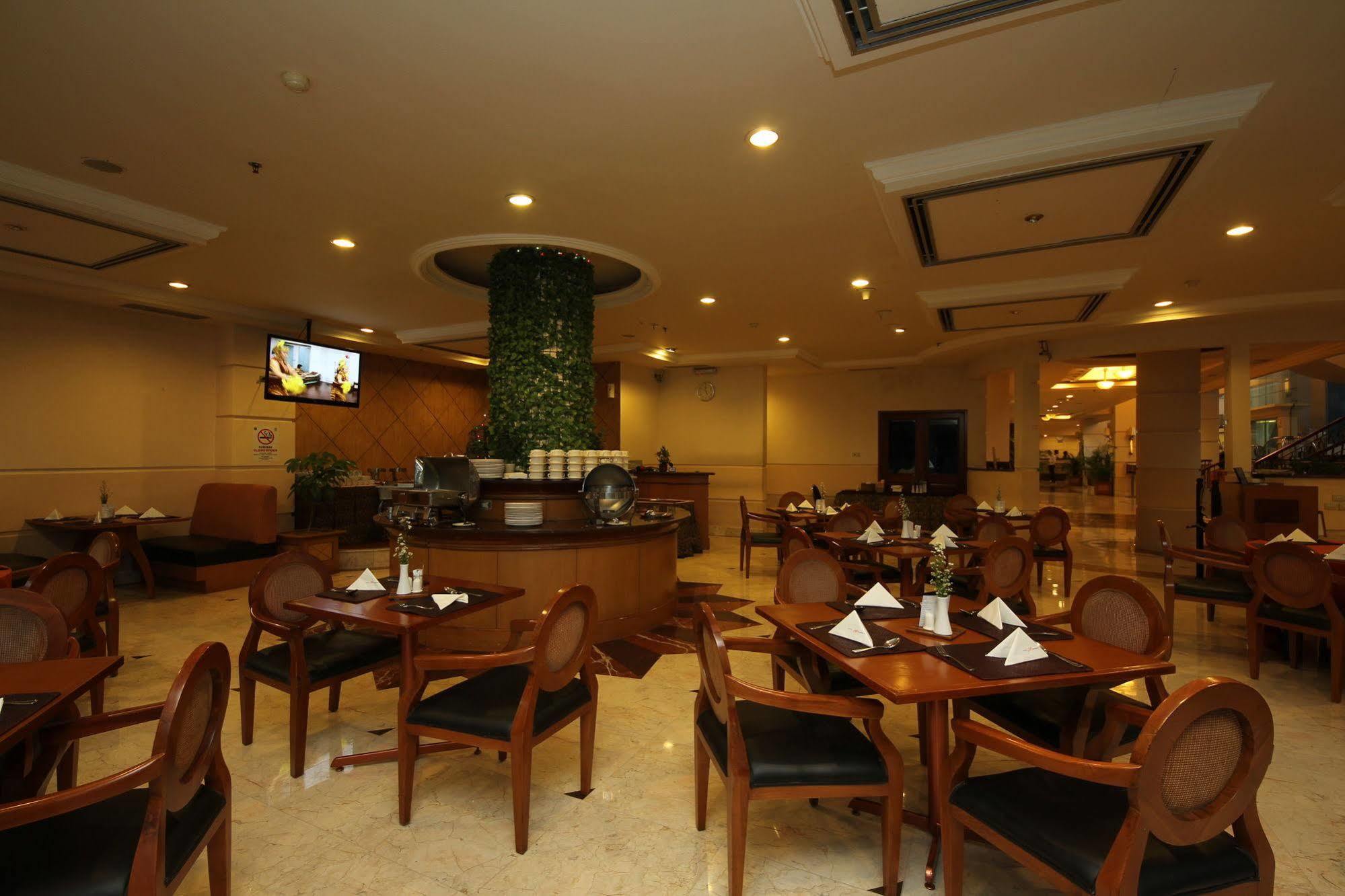Maharani Hotel 3*